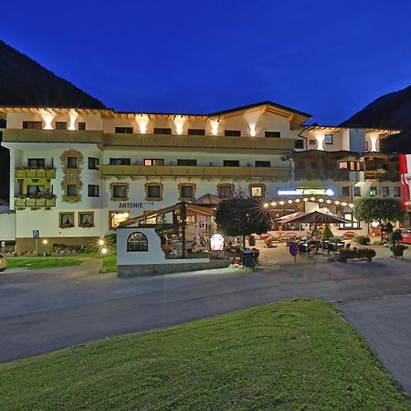 Bergsporthotel Antonie Gries im Sellrain Buitenkant foto