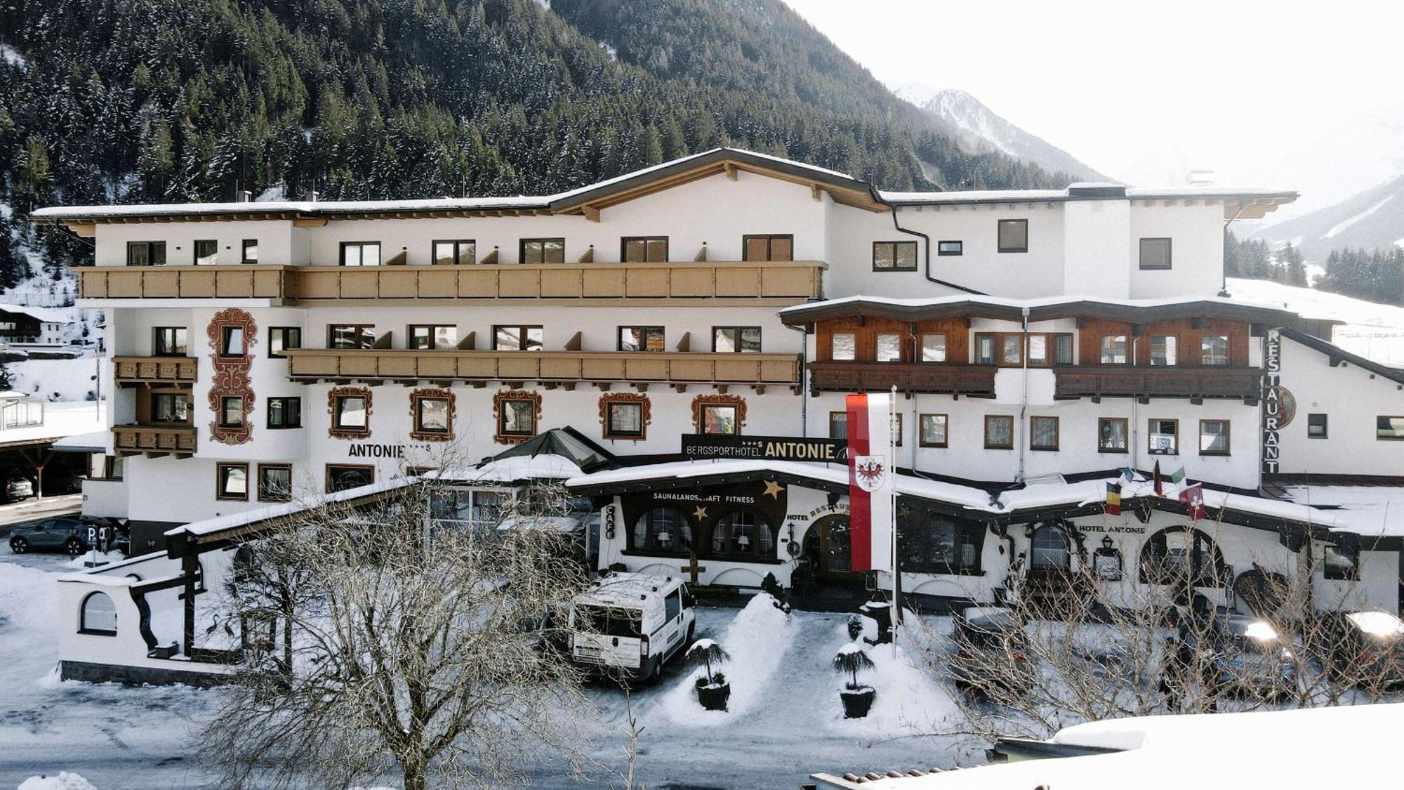 Bergsporthotel Antonie Gries im Sellrain Buitenkant foto