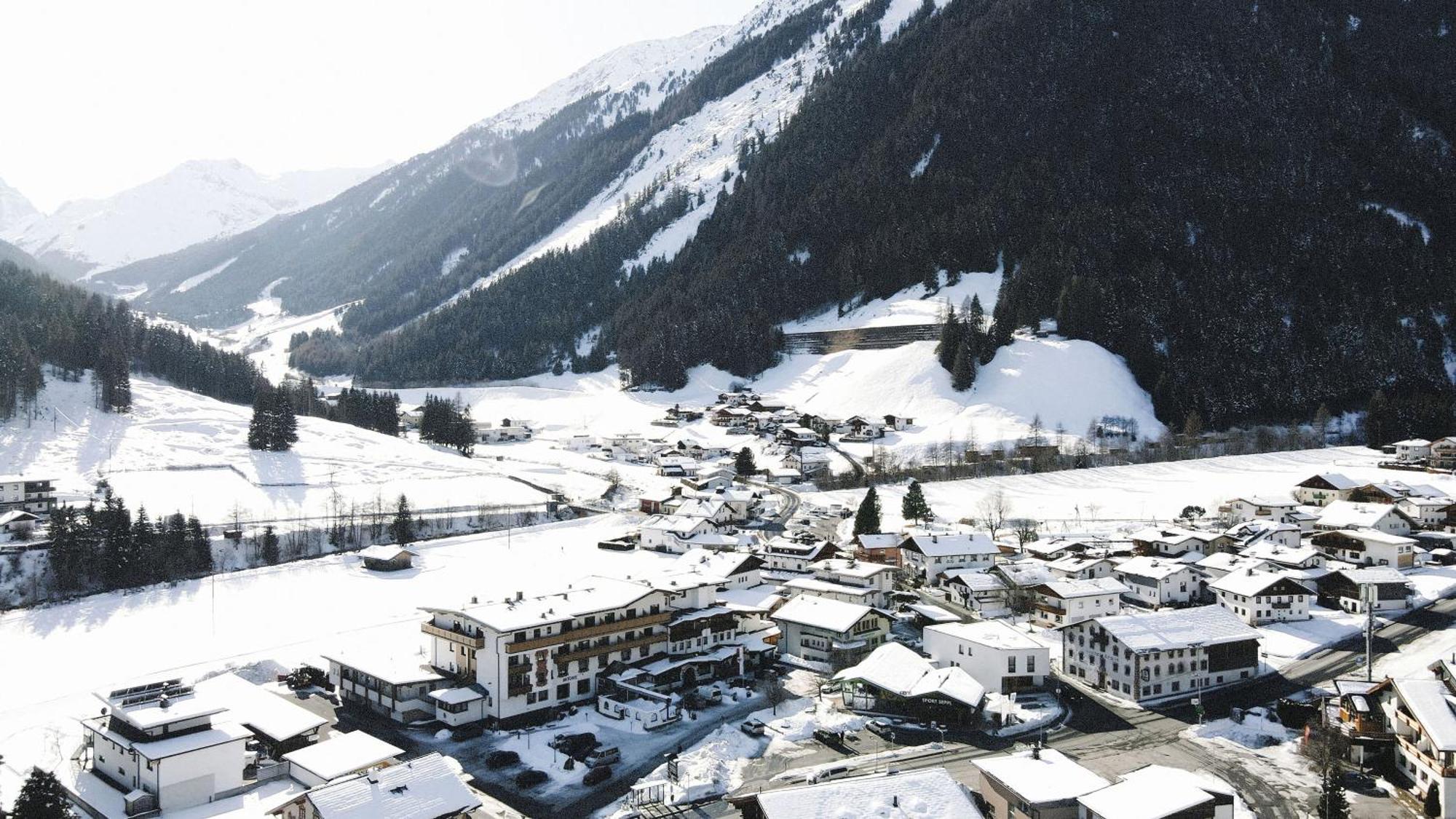 Bergsporthotel Antonie Gries im Sellrain Buitenkant foto