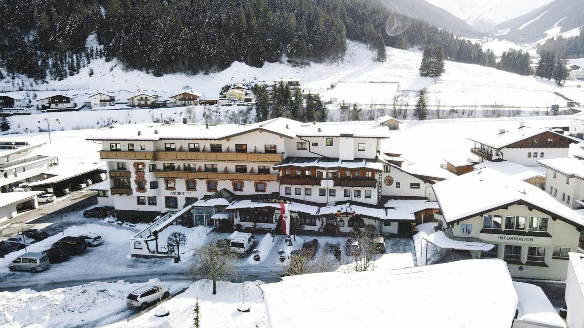 Bergsporthotel Antonie Gries im Sellrain Buitenkant foto