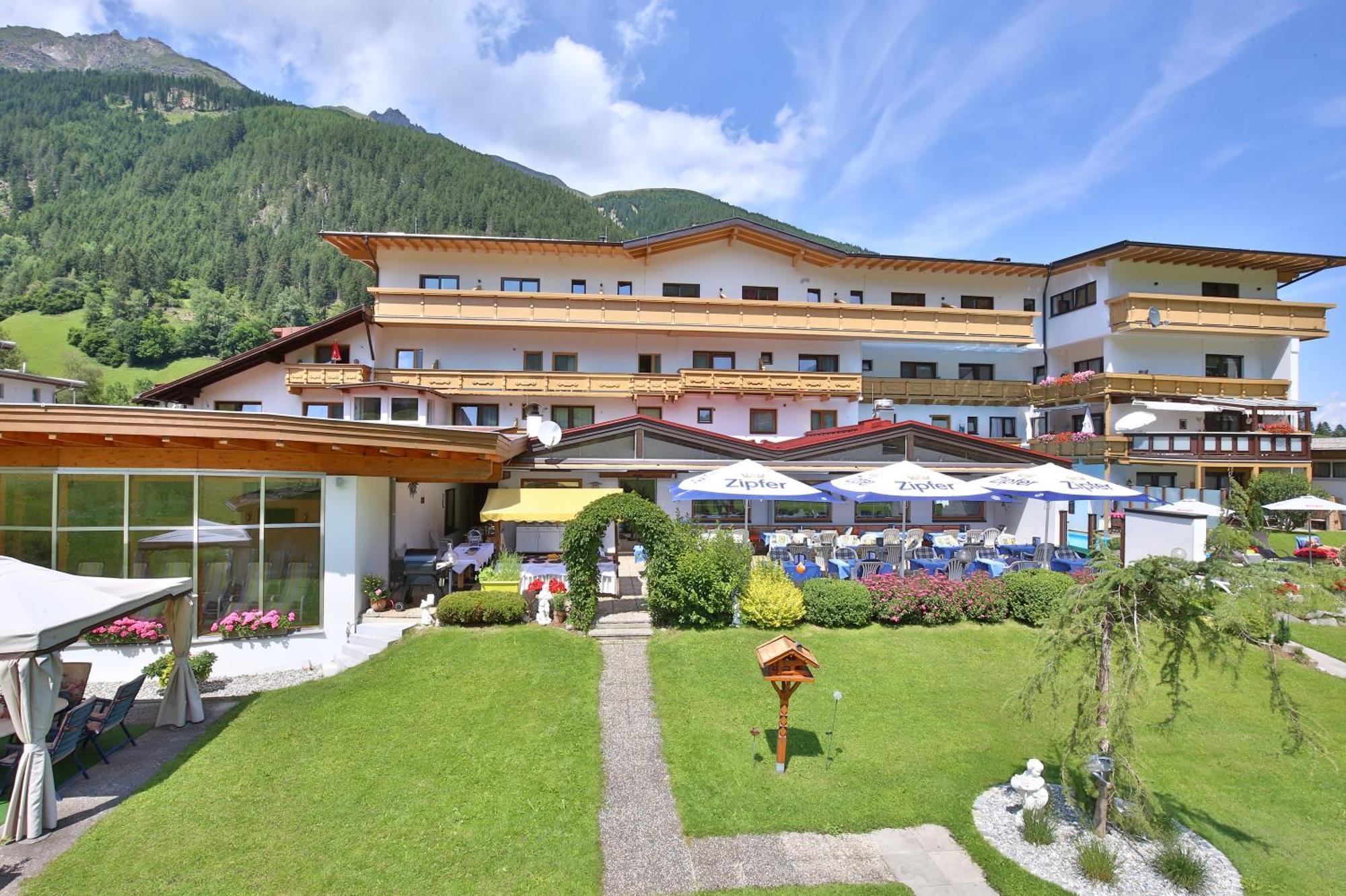 Bergsporthotel Antonie Gries im Sellrain Buitenkant foto
