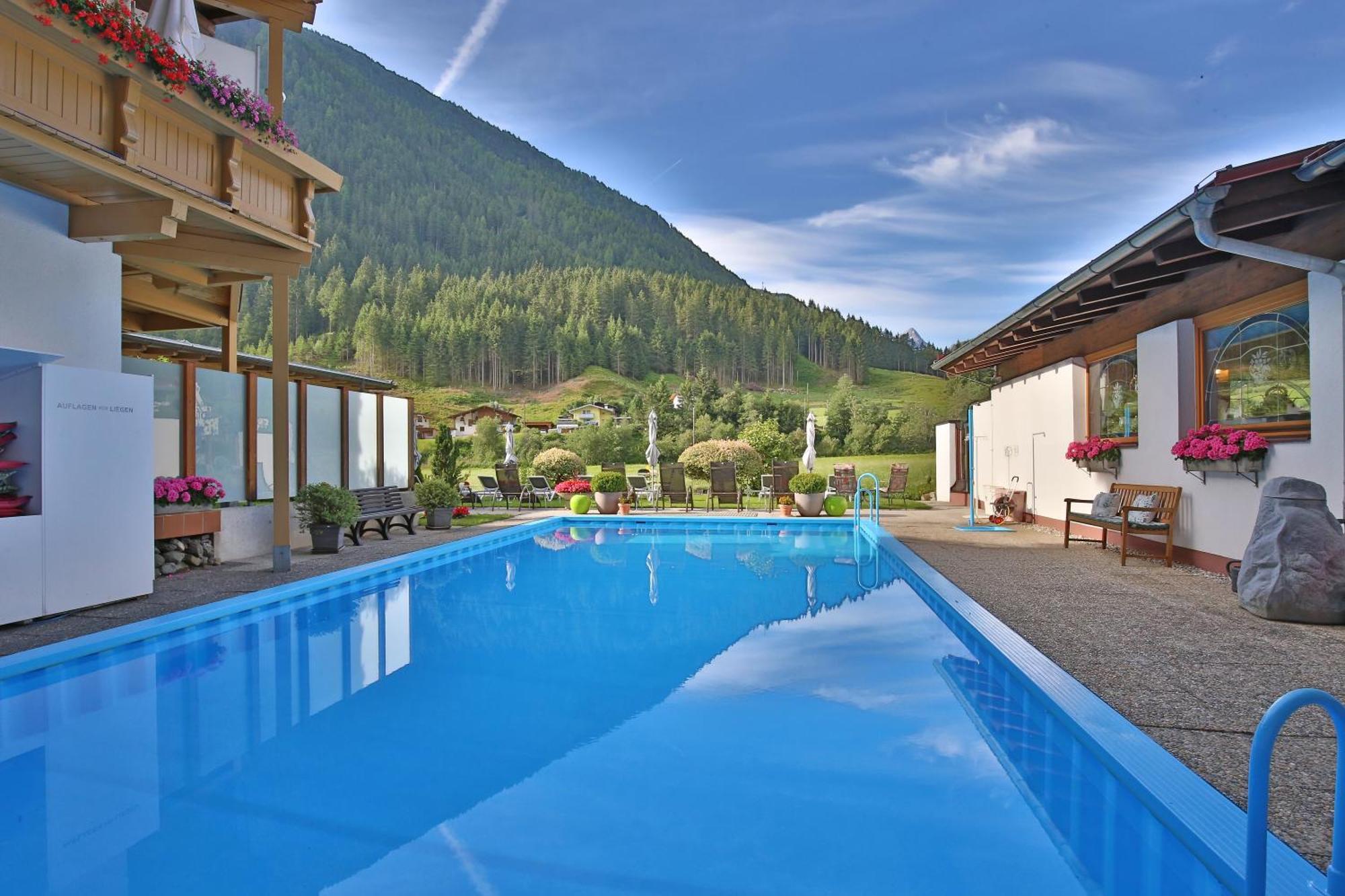 Bergsporthotel Antonie Gries im Sellrain Buitenkant foto